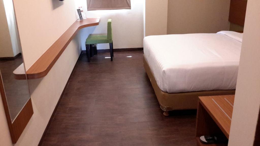 Biz Hotel City Center Ambon Exterior foto