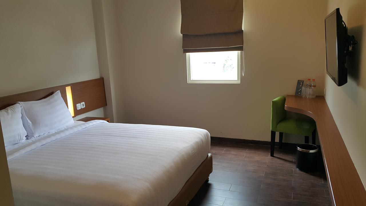 Biz Hotel City Center Ambon Exterior foto