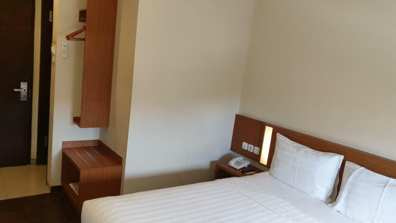 Biz Hotel City Center Ambon Exterior foto